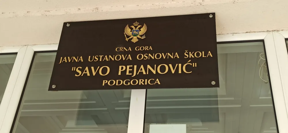 O&Scaron; Savo Pejanović - učenik napao nastavnika