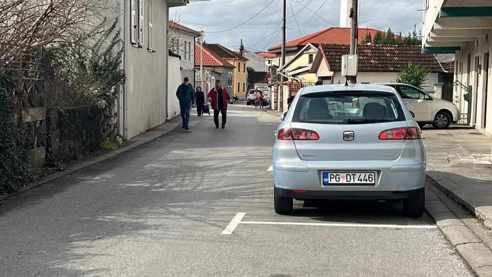 Poziv na sastanak "pustio" saobraćaj u Ulici Petra Prlje