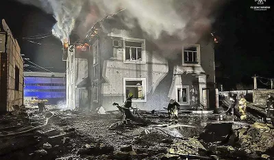 Dvije osobe ubijene, osam ranjenih u napadu na stambeni blok u Odesi
