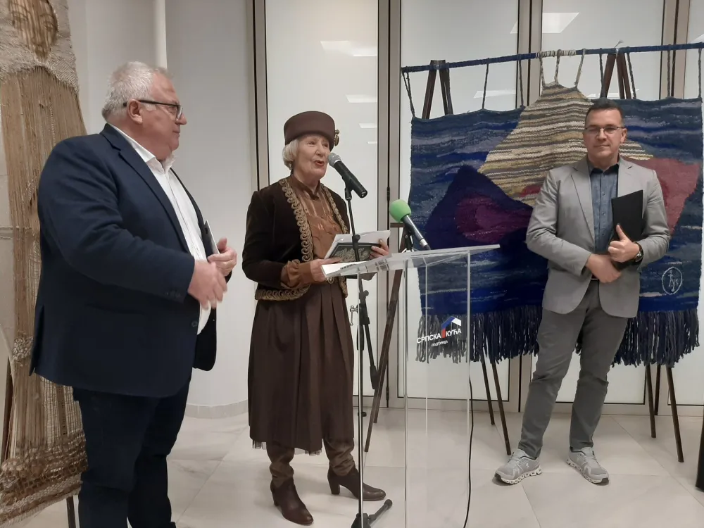 Zastave satkane od sjećanja i ljubavi za druge