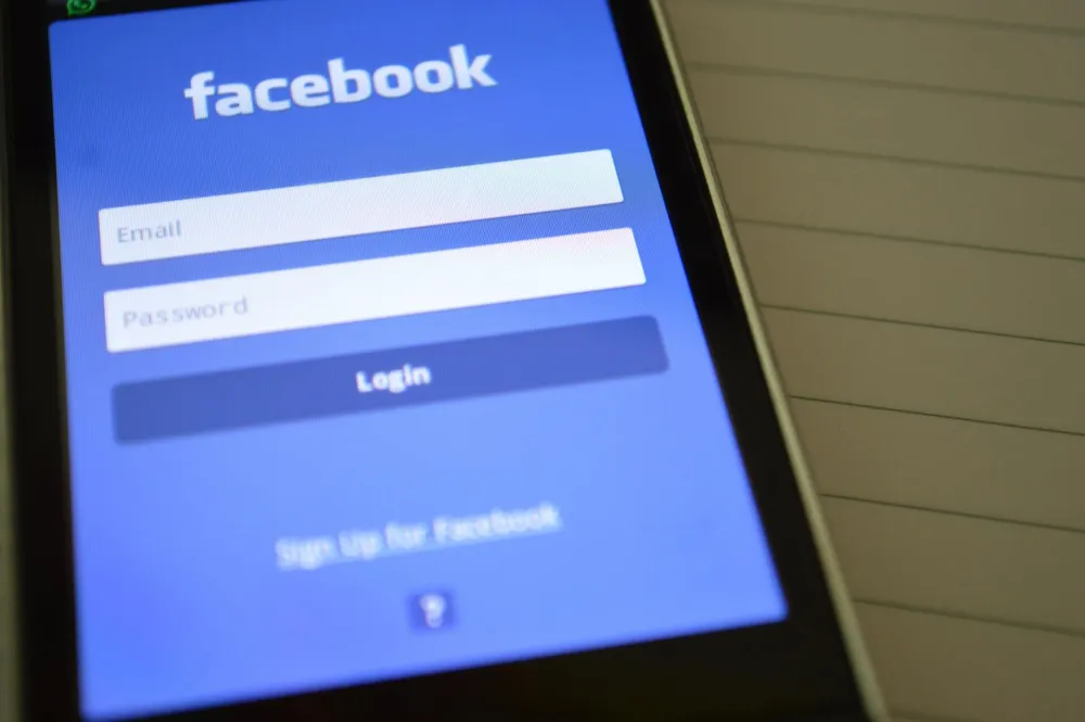 Pali Facebook i Instagram
