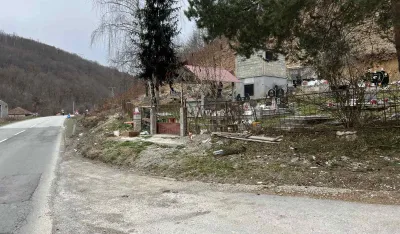 Predstavnici tridesetak porodica traže pomoć od op&scaron;tine Bijelo Polje: Rekonstrukciјa magistrale ugrozila romsko groblje
