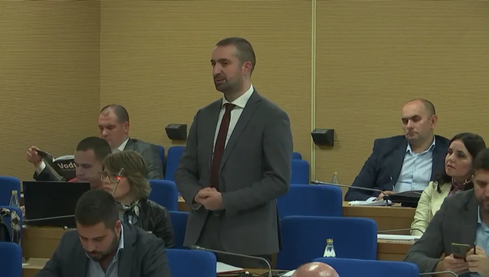 Direktor Vodovoda Aleksandar Ni&scaron;avić: Plate se diјele do 10. u mјesecu
