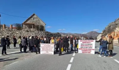 Radnici "Ko&scaron;ute" uputili ultimatum Vladi: Poziv na razgovor ili &scaron;trajk glađu