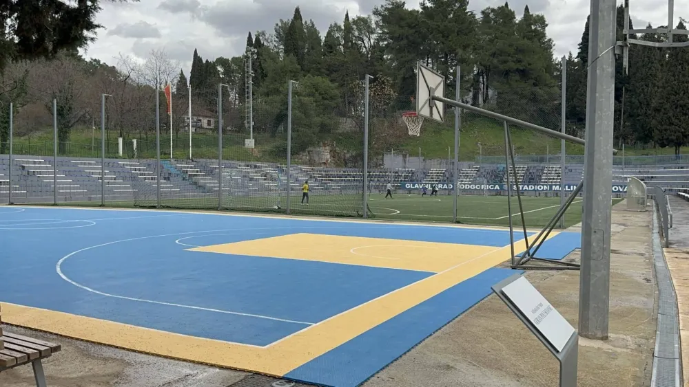Kultni Stadion malih sportova bez vode, kanalizacije...