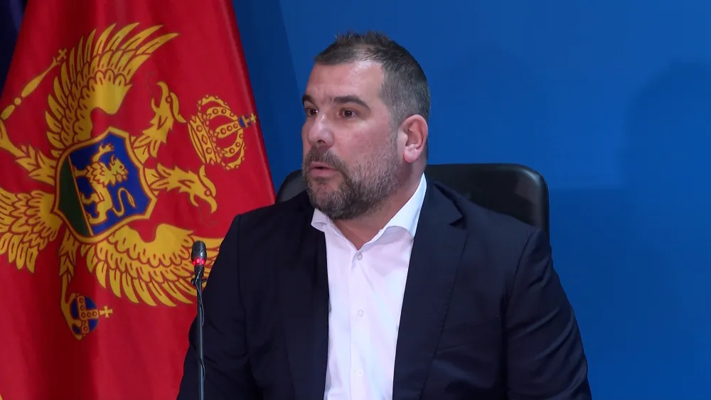 Krapović: Bo&scaron;ković je hodajuća afera, poslednji koji ima pravo da pominje VCG