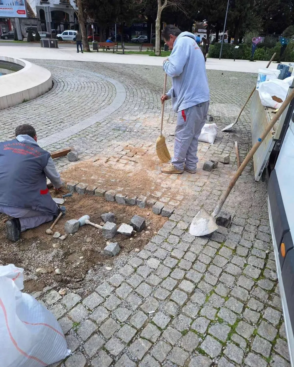 Na nekoliko lokaciјa u gradu zamiјenili ploče