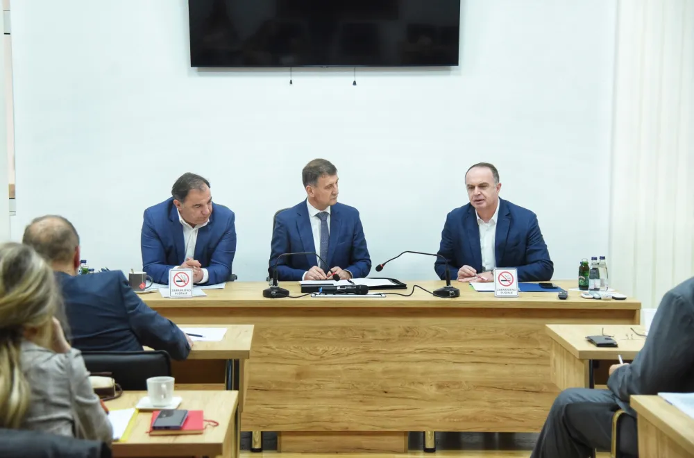 Na sjednici Socijalnog savjeta o radnoj nedjelji, sindikati pozvali na dijalog zbog povećanja koeficjenta