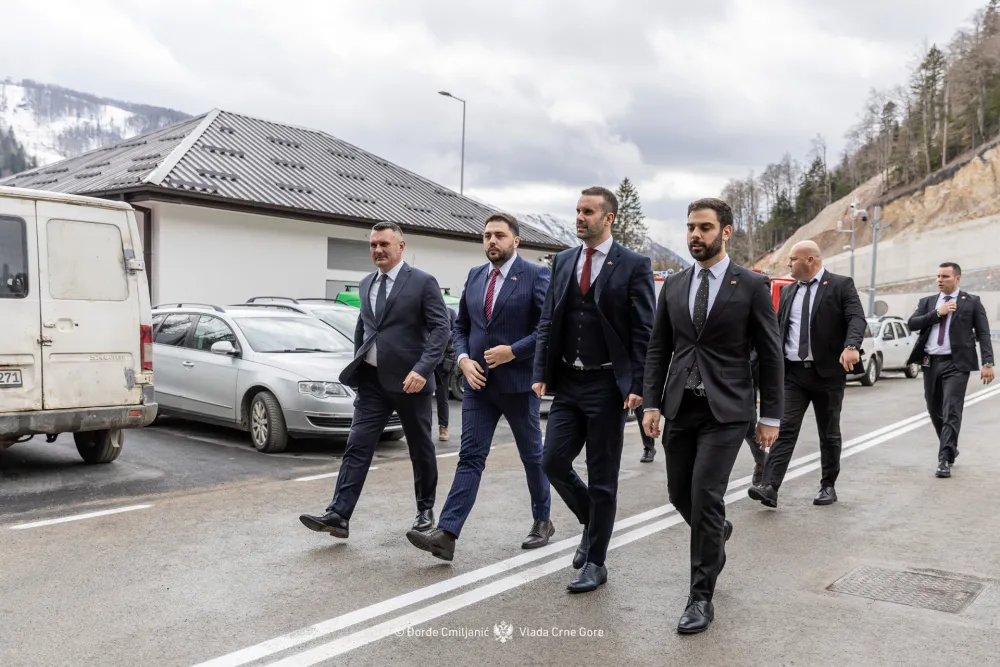 FOTO: Vlada CG - otvaranje puta Jezerine &ndash; Lubnice 