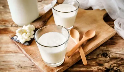Kefir je bogat kalcijumom i vitaminom K2
