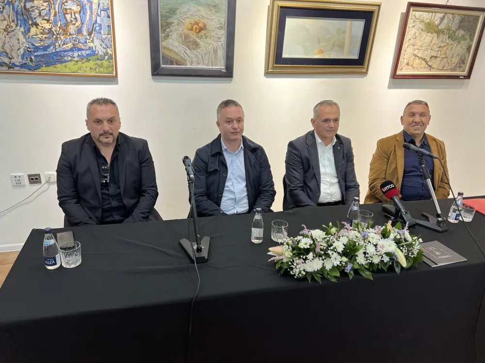 Са Академије