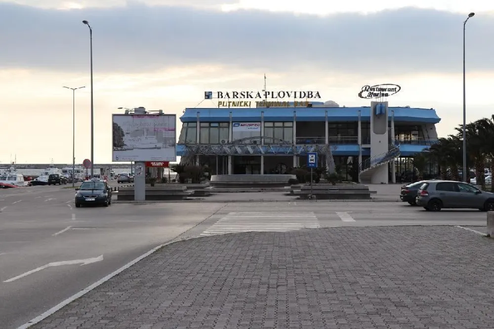 Bez pomorske linije Bar-Bari i ovog ljeta