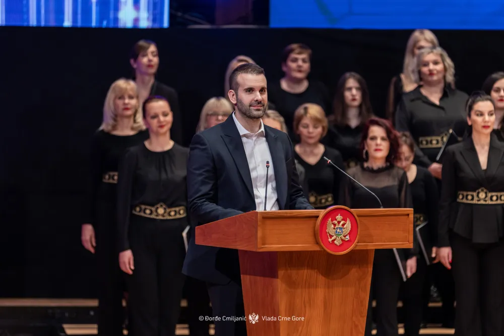Spajić i učenici