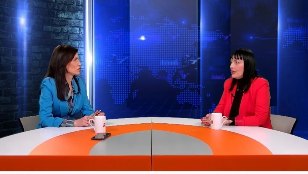 (VIDEO) Profesorica Slađana Kankara&scaron; tvrdi: Bez partiјe i debele veze te&scaron;ko do posla u &scaron;koli