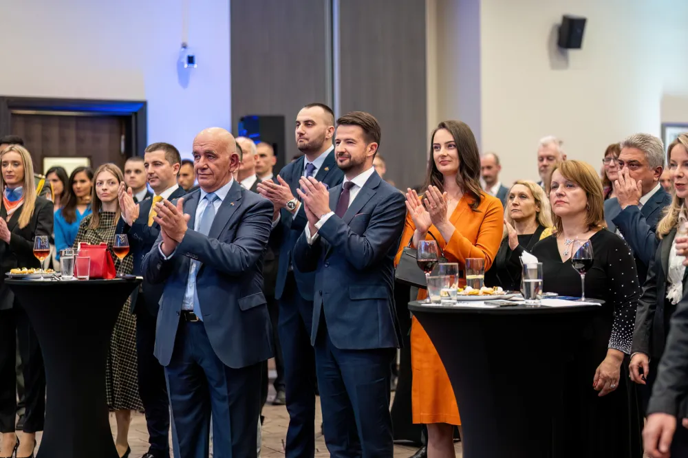 (FOTO) Milatović na prijemu povodom Dana nezavisnosti Grčke, najavio uče&scaron;će na Delfi forumu