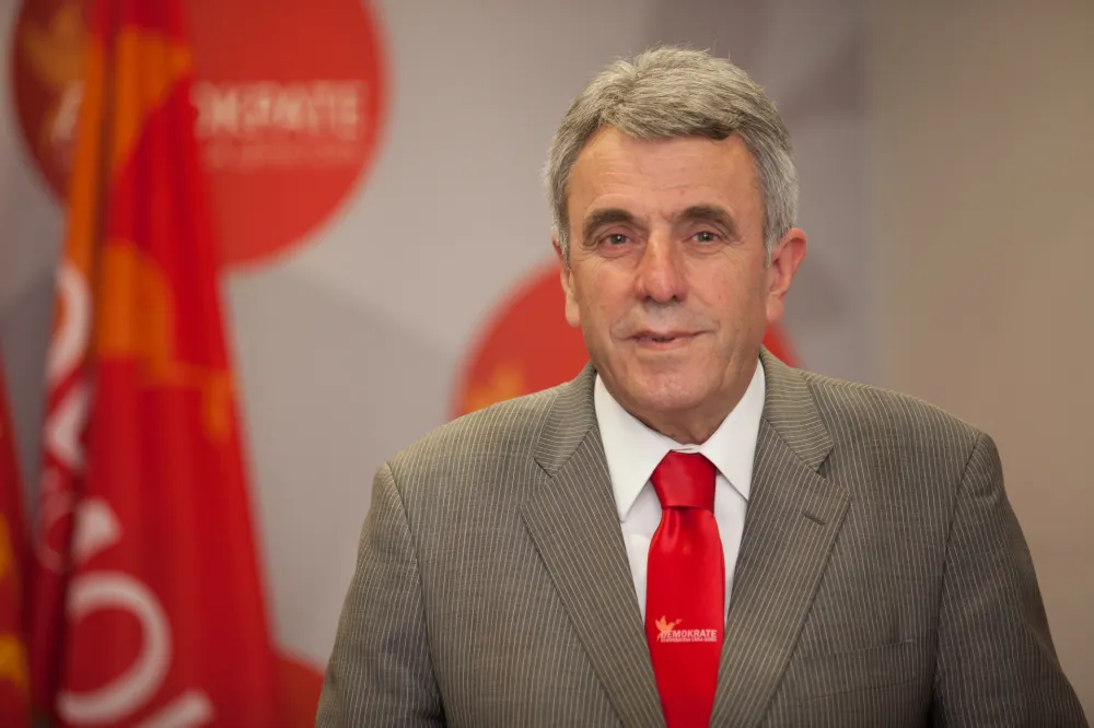 Go&scaron;ović: Vladan Radulović je bio u grupi koja je radila na &scaron;tetu EPCG u vrijeme Vlade Du&scaron;ka Markovića