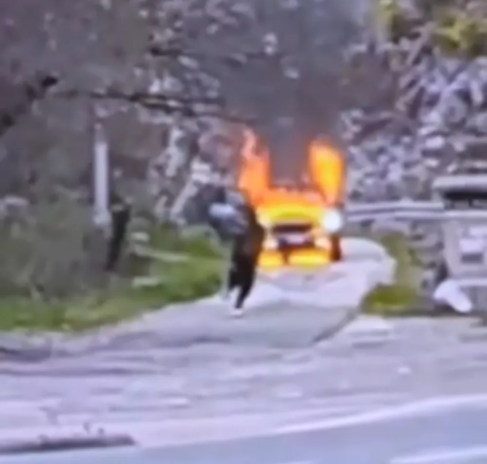 (VIDEO) EKSKLUZIVNO: Snimak osumnjičenog za paljenje vozila nakon ubistva u mjestu Meterizi