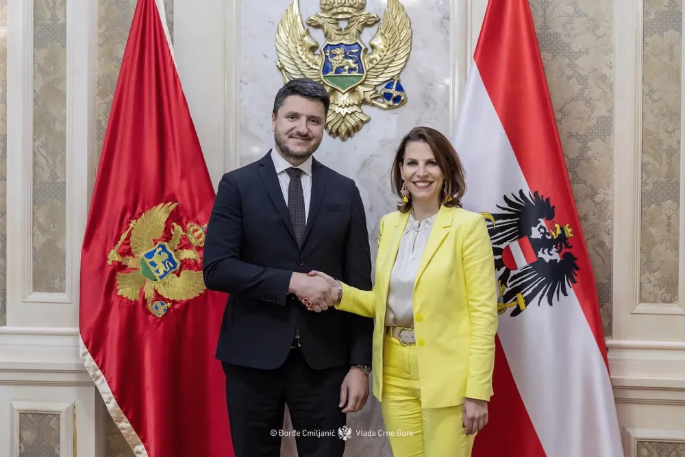 Raspopović &ndash; Et&scaron;tadler: Crna Gora ima &scaron;ansu da postane prva naredna članica EU