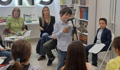 Viktor &Scaron;ćekić govorio pjesme iz "Zelene krave"