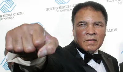 Na aukciji &scaron;orts Muhameda Alija iz legendarne borbe u Manili