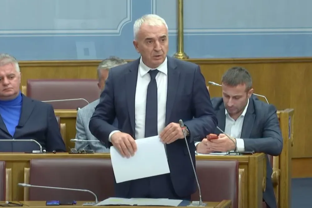 Đurović za "Dan": Za rekonstrukciju Vlade ne treba čekati jesen