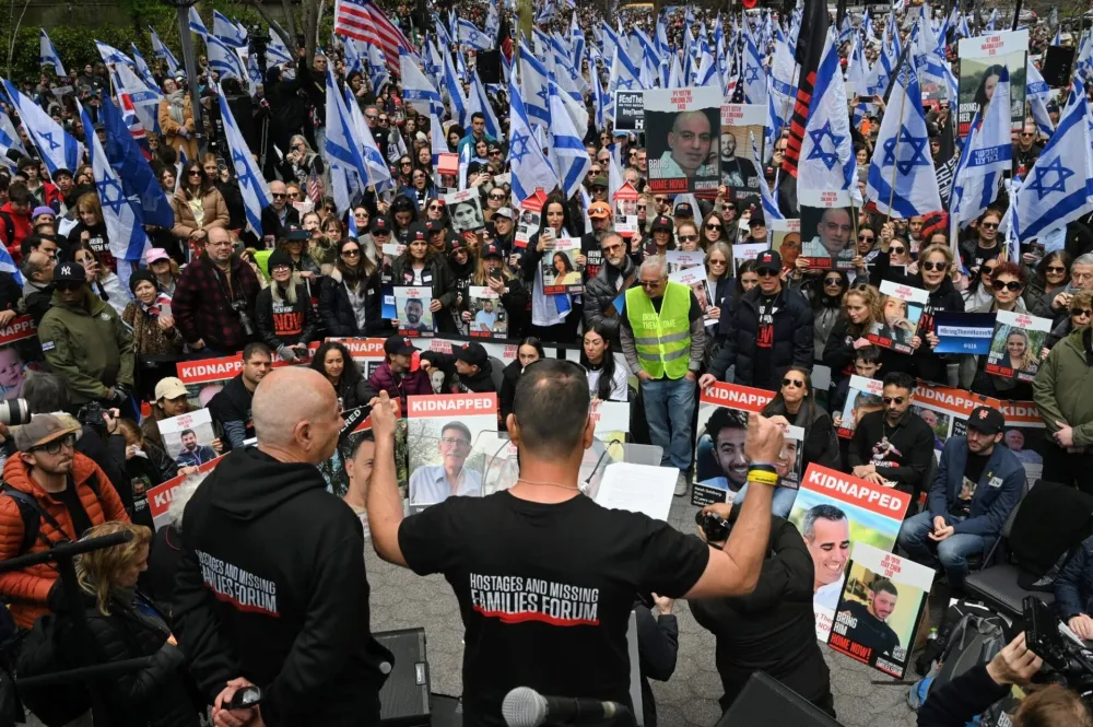 Desetine hiljada Izraelaca na protestu povodom pola godine zatočeni&scaron;tva talaca u Gazi