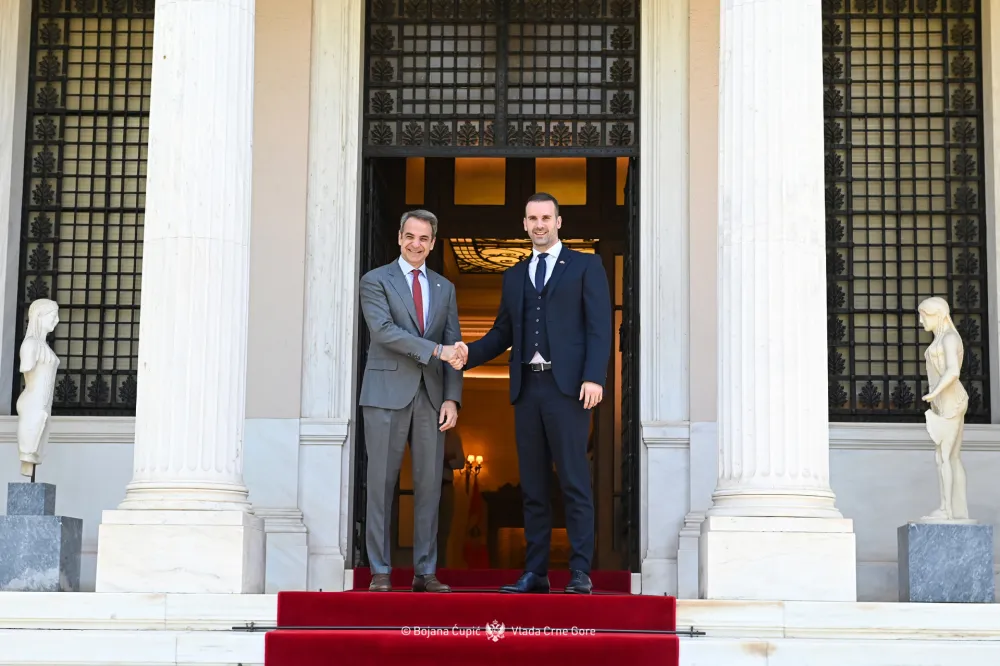 Micotakis sa Spajićem: EU mora vrednovati rezultate Crne Gore