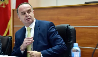 Đeljo&scaron;aj ponosan na navijače Dečića: Aplauzom odgovorili na uvrede na nacionalnoj osnovi