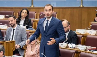 Konatar: Spajić ne dolazi u Skup&scaron;tinu da bi izbjegao duel sa Abazovićem