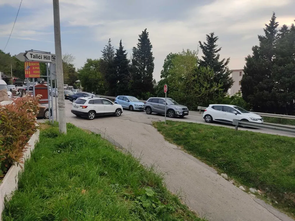 (VIDEO) Sutomore: Radovi na putu izazvali kilometarske kolone