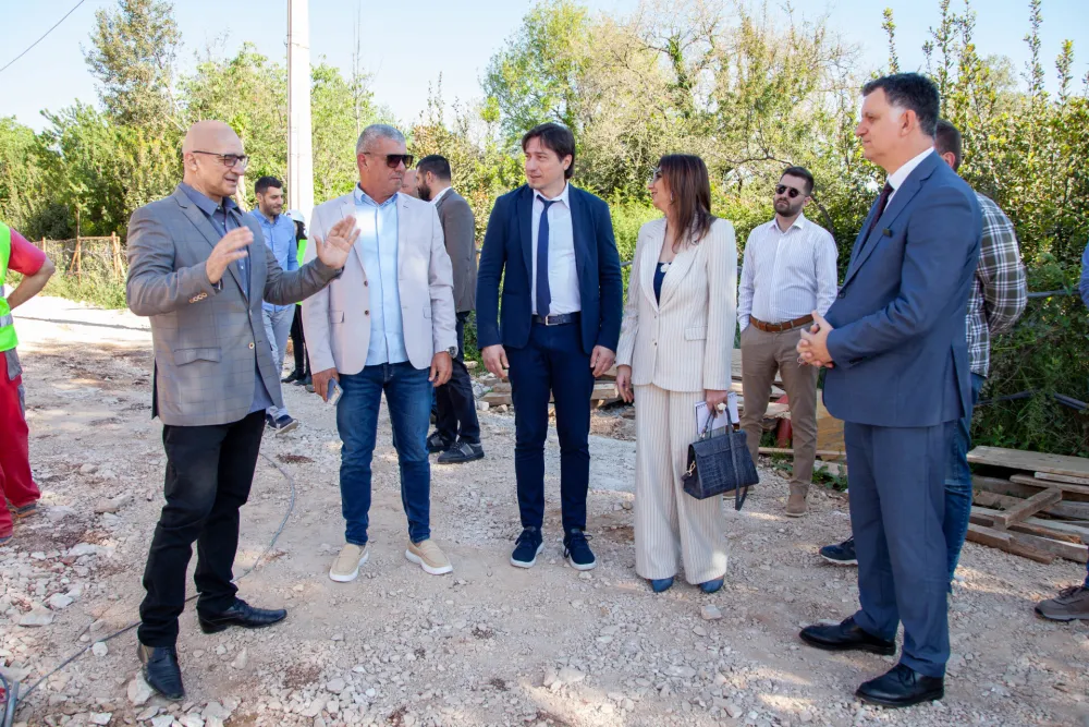 Ministarka Jak&scaron;ić Stojanović obi&scaron;la radove na &scaron;koli u Radovićima