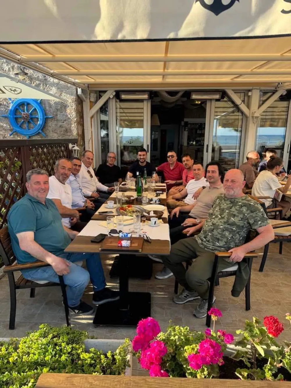 Interesantan susret u Budvi: Јovanović sa Kovačem i Damјanovićem?
