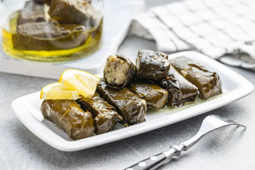 Sarmice u vinovom li&scaron;ću