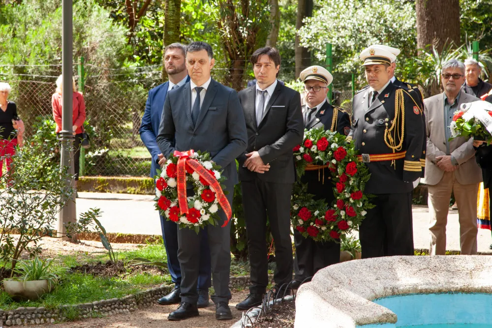 Vijenac na spomen obilježje položili su predstavnici Op&scaron;tine Tivat