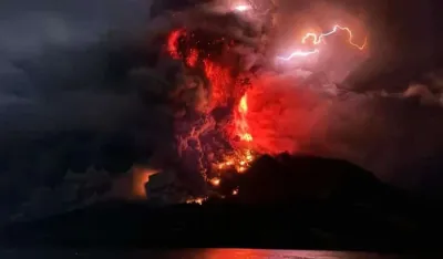 (VIDEO) Zatvoren aerodrom zbog erupcije vulkana na sjeveru Indonezije