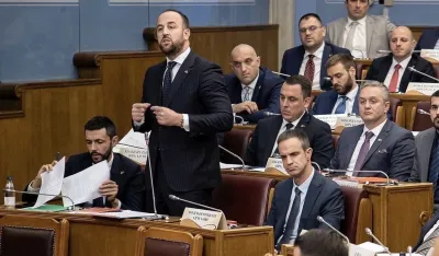 (VIDEO) Nikolić: Koga Mandić predstavlja na Pe&scaron;terskoj visoravni?