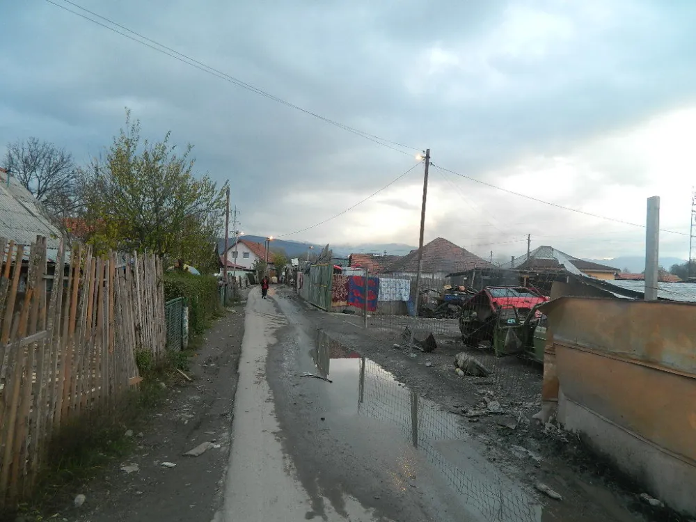 Romi iz beranskog naselja Donji Talum žive u nehumanim uslovima i gladni i žedni
