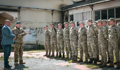 (VIDEO/FOTO) Vojska uklonila nereprezentativne objekte u centru Pljevalja