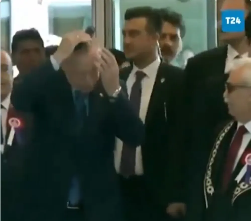 (VIDEO) Snimak Erdogana kako se če&scaron;lja postao hit na dru&scaron;tvenim mrežama