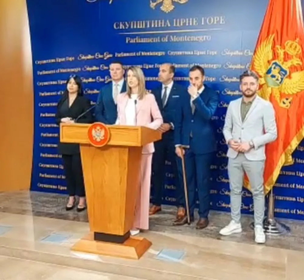 (VIDEO) GP URA predao Skup&scaron;tini predlog Zakona o fondu "Stan za sve": Kvadrat po cijeni od 900 eura