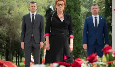 Popović položila vijenac na Spomenik Partizanu-borcu