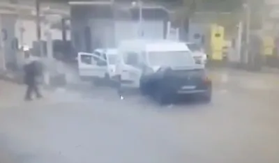 (VIDEO) Novi snimak napada na zatvorski konvoj u Francuskoj: Napadači prepriječili put i zapucali na policajce