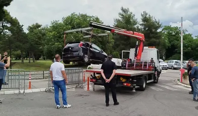 (VIDEO/FOTO) Akcija policije: Pretres lica koja su se nalazila kod Hotela Podgorica