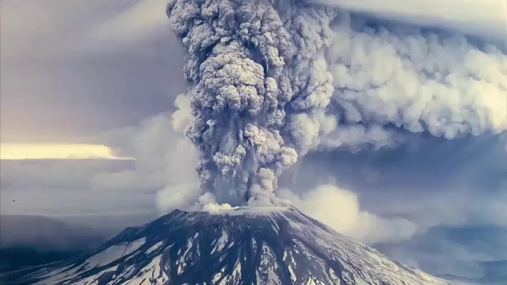Progla&scaron;en najvi&scaron;i nivo uzbune zbog vukana: Niz erupcija na indonežanskom ostrvu