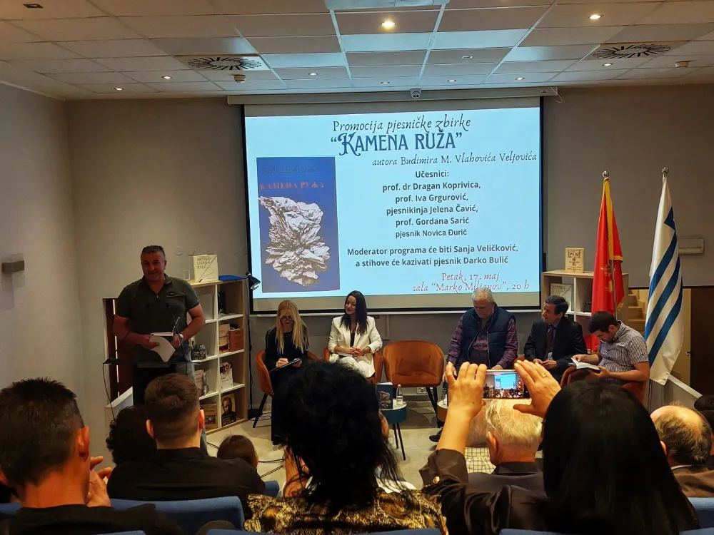 Održana pomocija knjige poezije Buda Vlahovića Veljovića "Kamena ruža"
