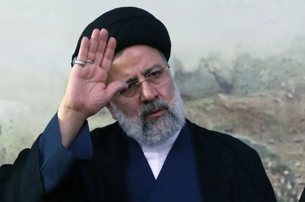 Nema znakova života iz olupine helikoptera gdje se nalazio iranski predsjednik