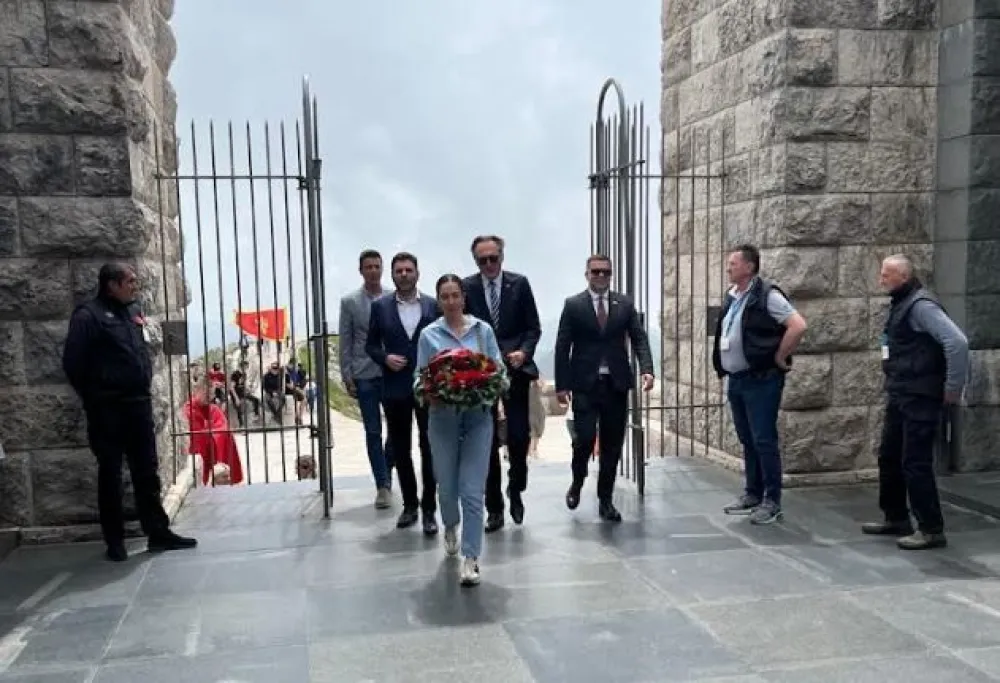 Delegacija SDP-a položila vijenac na Njego&scaron;ev mauzolej