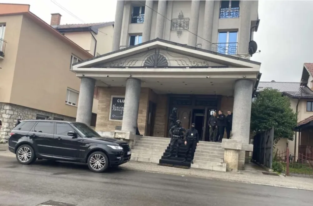 Pretres u diskoteci Municipijum S