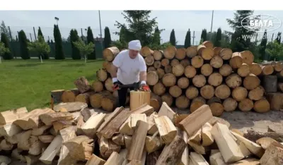 Luka&scaron;enko cijepa drva