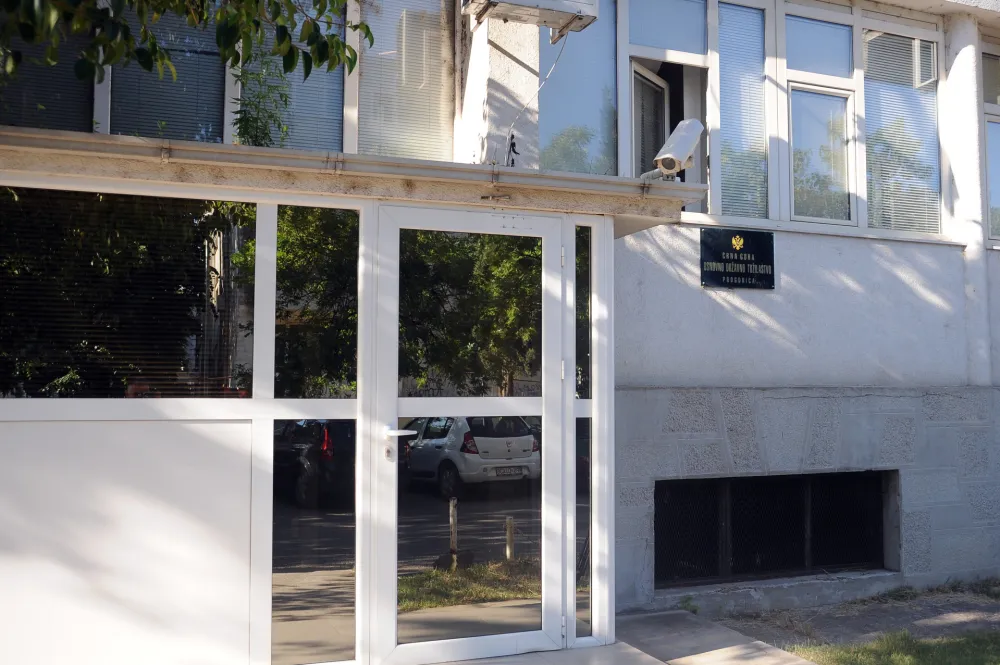 Vučinić tvrdi&nbsp;da јe bio žrtva batinanja od strane Petra Lazovića i ekipe:&nbsp;Marković naredio saslu&scaron;anje zbog&nbsp;torture